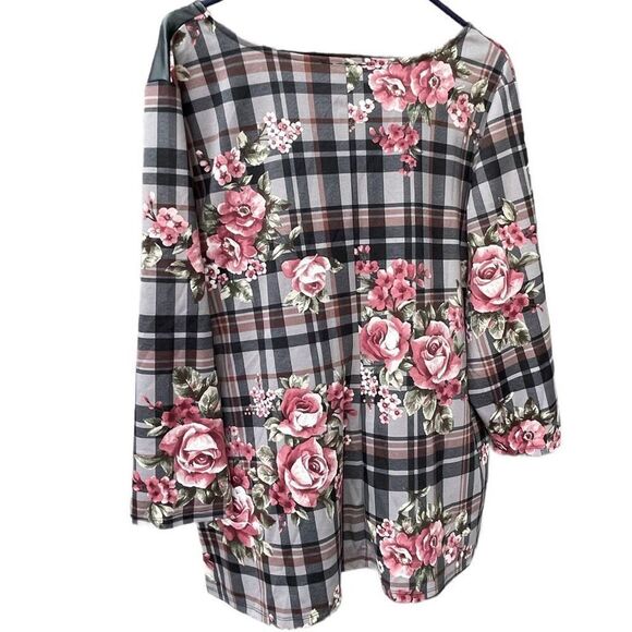 Venus size 3X scoop neck 3/4 length sleeves great details. - Picture 3 of 6